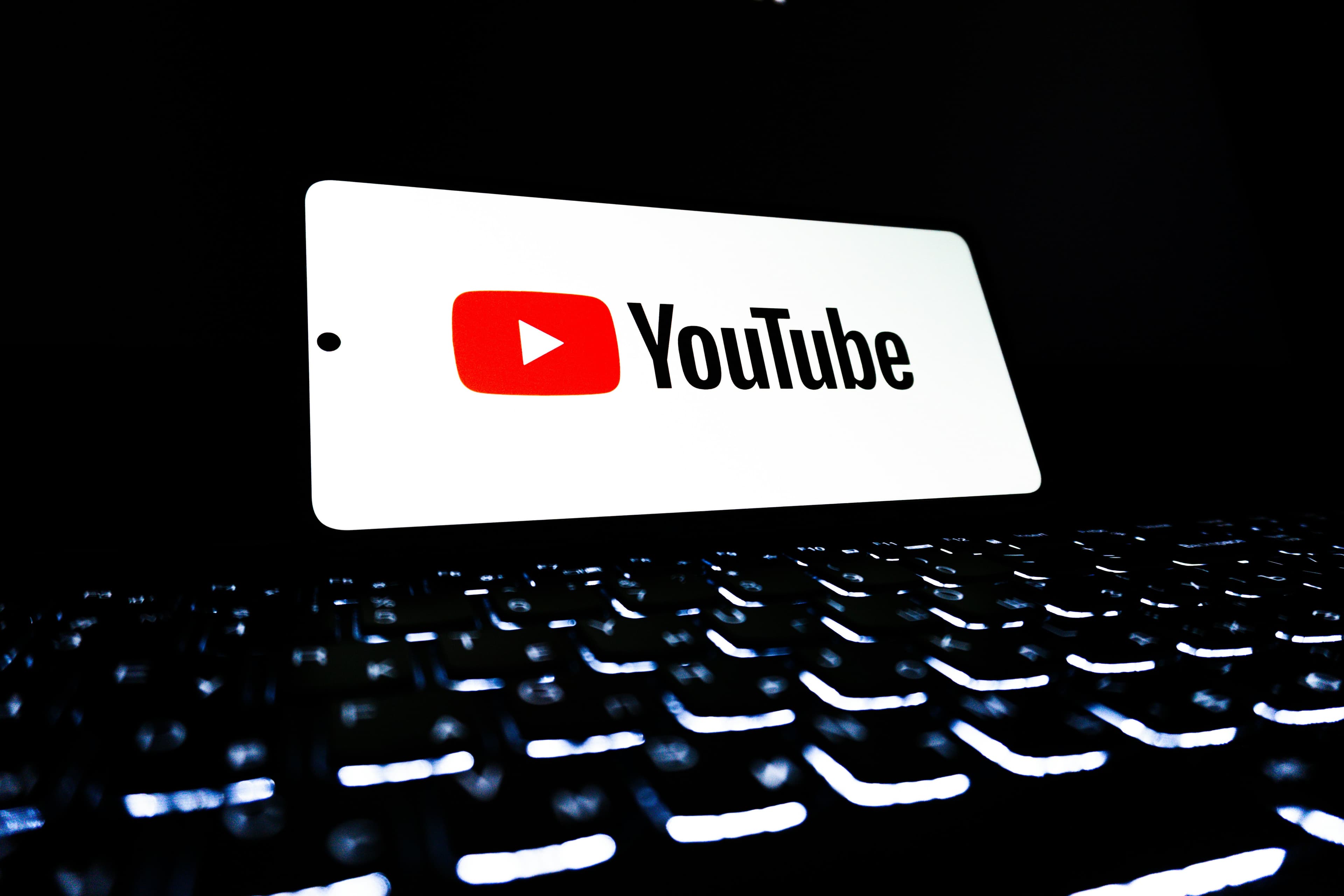 Top 10 Most Profitable Faceless Niches for YouTube & TikTok in 2026